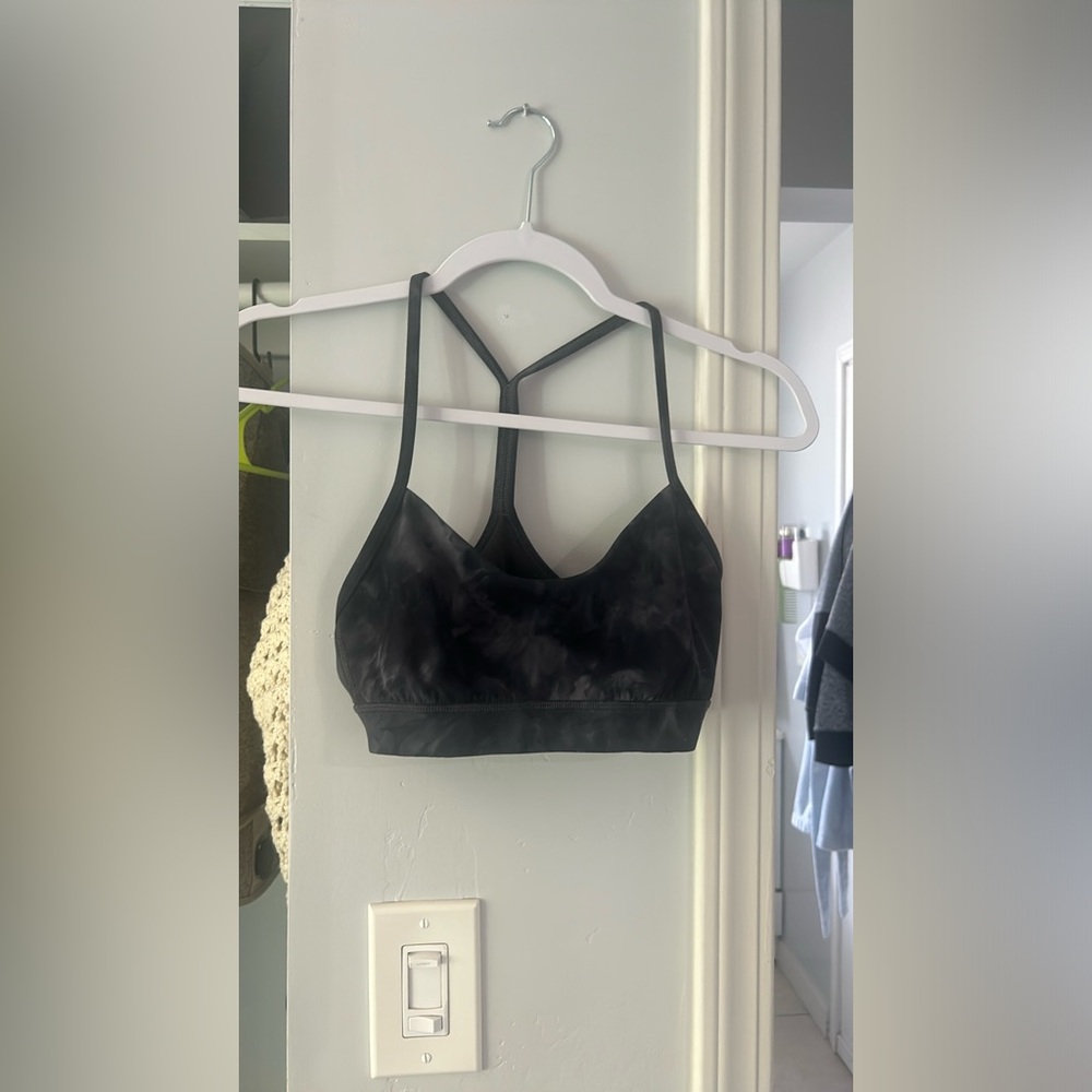 Lululemon Size 4 (S-M) Grey/Black Tie Dye Sports Bra